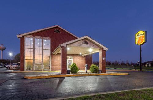 Nixa Hotel | Super 8 by Wyndham Nixa/Springfield Area