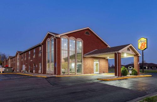 Nixa Hotel | Super 8 by Wyndham Nixa/Springfield Area