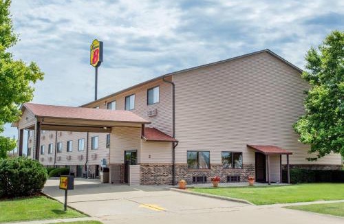 Normal Hotel | Super 8 by Wyndham Normal Bloomington
