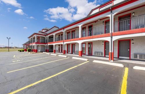 Norman Hotel | Super 8 by Wyndham Norman West