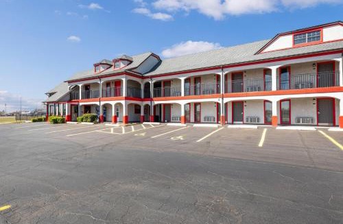 Norman Hotel | Super 8 by Wyndham Norman West