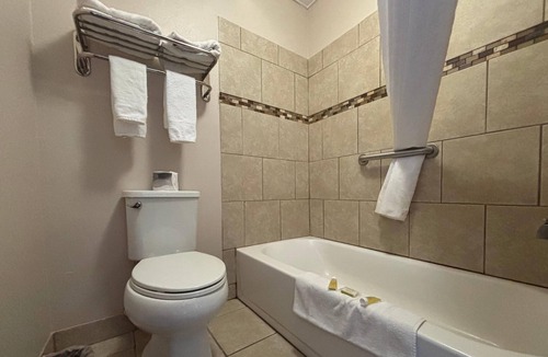 Okawville Hotel | Super 8 by Wyndham Okawville