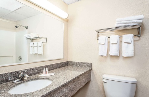 Oneonta Hotel | Super 8 by Wyndham Oneonta/Cooperstown