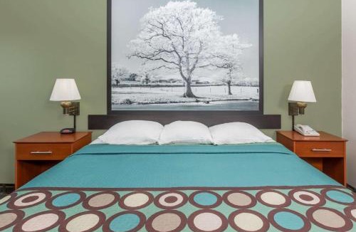 Osceola Hotel | Super 8 by Wyndham Osceola IA