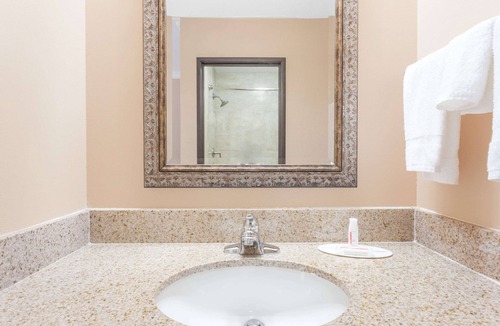 Owensboro Hotel | Super 8 by Wyndham Owensboro