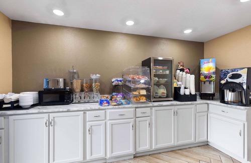 Paducah Hotel | Super 8 by Wyndham Paducah I-24 Exit 4