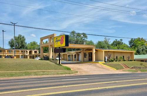 Palestine Hotel | Super 8 by Wyndham Palestine TX