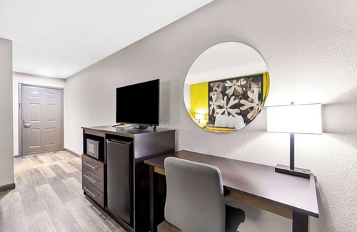 Paragould Hotel | Super 8 by Wyndham Paragould