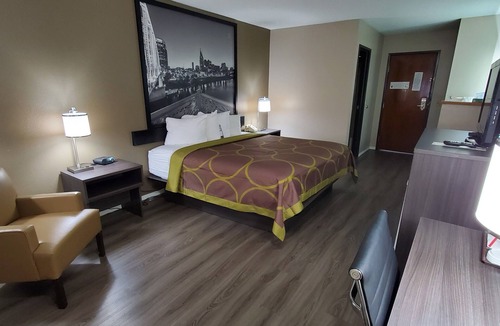 Paris Hotel | Super 8 by Wyndham Paris