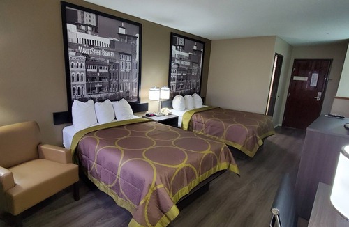 Paris Hotel | Super 8 by Wyndham Paris