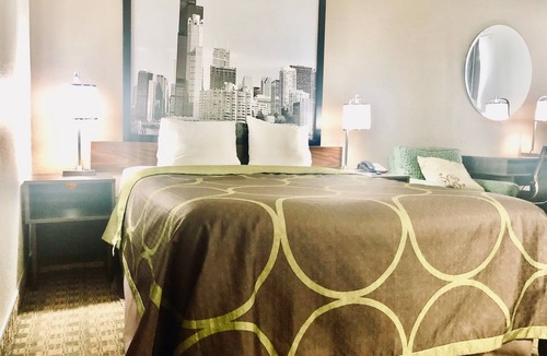 Peru Hotel | Super 8 by Wyndham Peru Starved Rock State Park