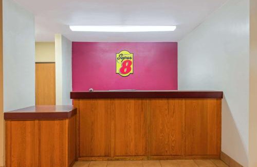 Pevely Hotel | Super 8 by Wyndham Pevely