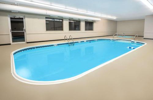 Pevely Hotel | Super 8 by Wyndham Pevely