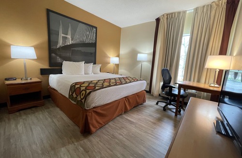 Pevely Hotel | Super 8 by Wyndham Pevely