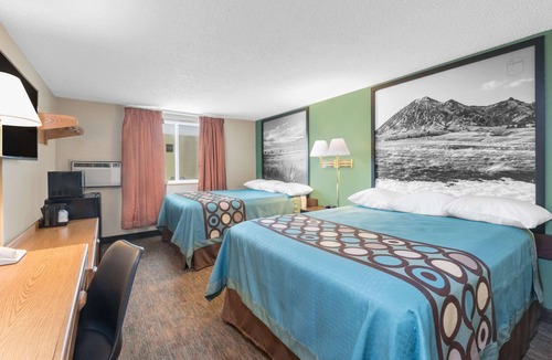 Pierre Hotel | Super 8 by Wyndham Pierre SD