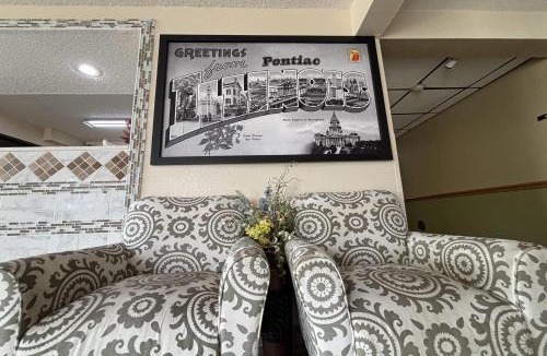 Pontiac Hotel | Super 8 by Wyndham Pontiac