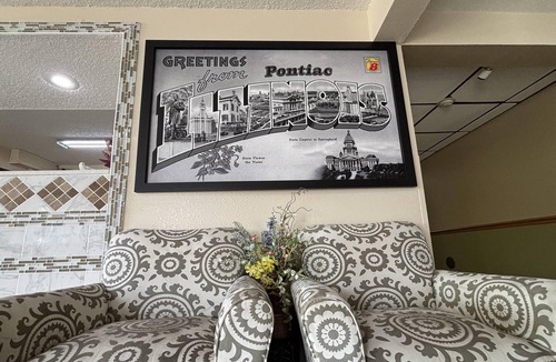 Pontiac Hotel | Super 8 by Wyndham Pontiac