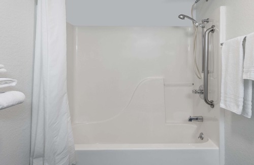 Potosi Hotel | Super 8 by Wyndham Potosi