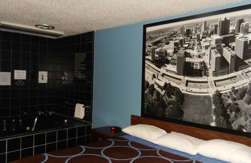 Potosi Hotel | Super 8 by Wyndham Potosi