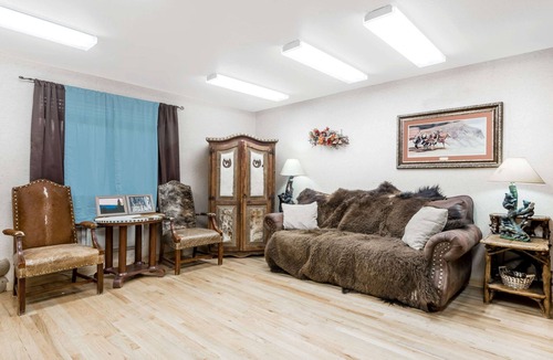 Powell Hotel | Super 8 by Wyndham Powell