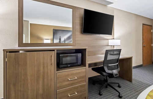 Prince Albert Hotel | Super 8 by Wyndham Prince Albert