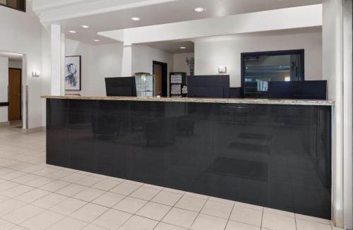 Ste. Foy Hotel | Super 8 by Wyndham Quebec City