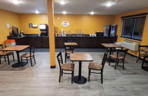 Rawlins Hotel | Super 8 by Wyndham Rawlins Wyoming