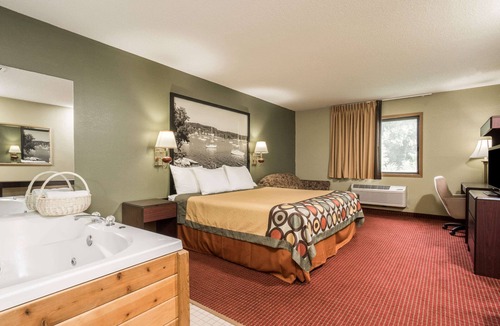 Red Wing Hotel | Super 8 by Wyndham Red Wing