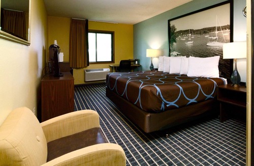 Red Wing Hotel | Super 8 by Wyndham Red Wing