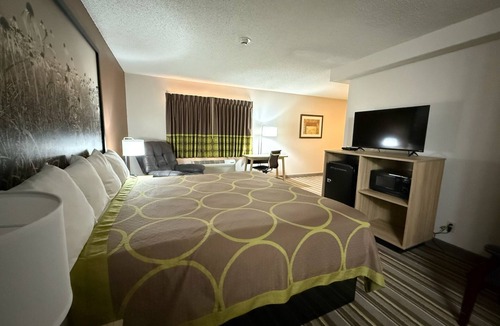 Richmond Hotel | Super 8 by Wyndham Richmond