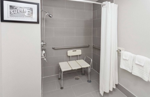 Rochester Hotel | Super 8 by Wyndham Rochester