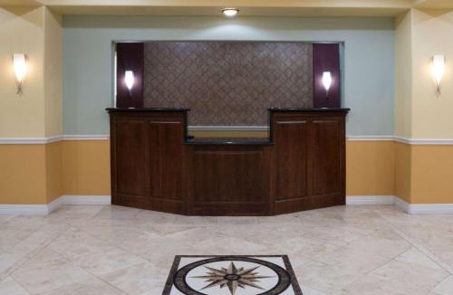 Rosenberg Hotel | Super 8 by Wyndham Rosenberg TX