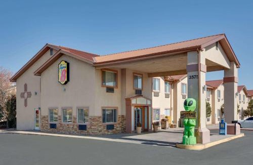 Roswell Hotel | Super 8 by Wyndham Roswell