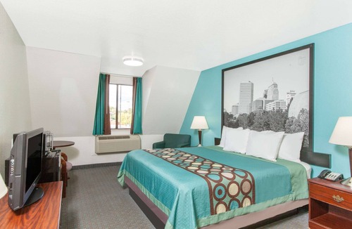 Sallisaw Hotel | Super 8 by Wyndham Sallisaw