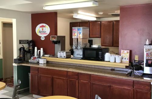 Salmon Hotel | Super 8 by Wyndham Salmon