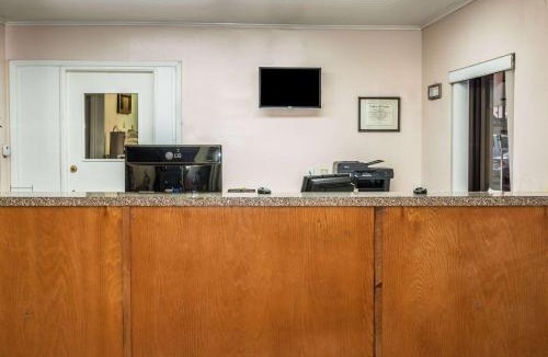 San Marcos Hotel | Super 8 by Wyndham San Marcos