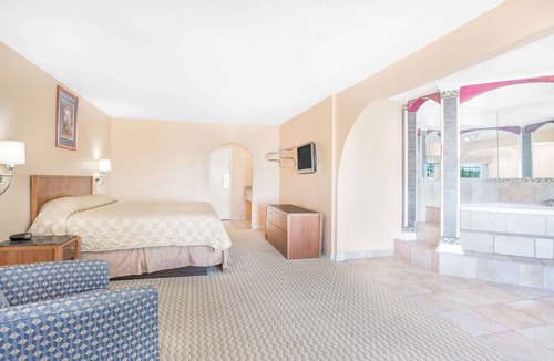 San Angelo Hotel | Super 8 by Wyndham San Angelo
