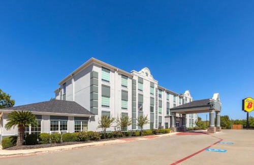 San Antonio Hotel | Super 8 by Wyndham San Antonio/Alamodome Area