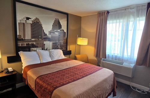 Wetmore Hotel | Super 8 by Wyndham San Antonio/Fiesta