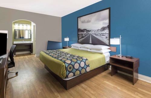 North San Antonio - SAT Hotel | Super 8 by Wyndham San Antonio Near Fort Sam Houston