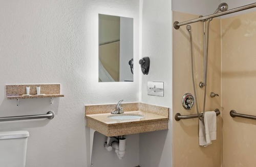 Santa Rosa Hotel | Super 8 by Wyndham Santa Rosa