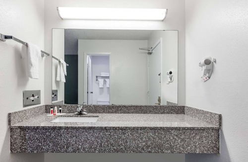 Sapulpa Hotel | Super 8 by Wyndham Sapulpa/Tulsa Area