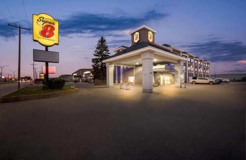 North Industrial Hotel | Super 8 by Wyndham Saskatoon Near Saskatoon Airport
