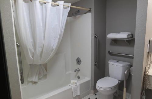 Fleming Cabin | Super 8 by Wyndham Savannah