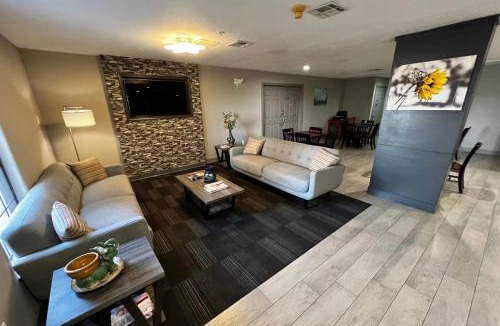 Sealy Hotel | Super 8 by Wyndham Sealy