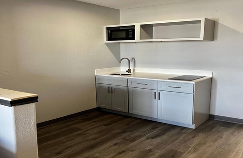 Sealy Hotel | Super 8 by Wyndham Sealy