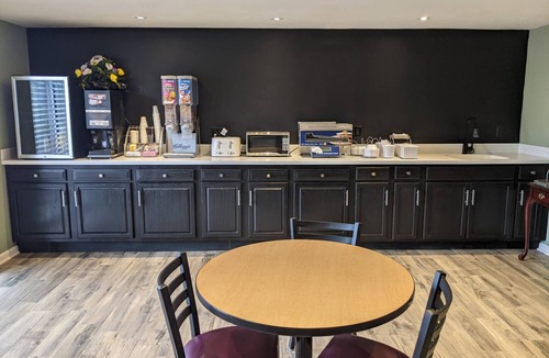 Shelbyville Hotel | Super 8 by Wyndham Shelbyville