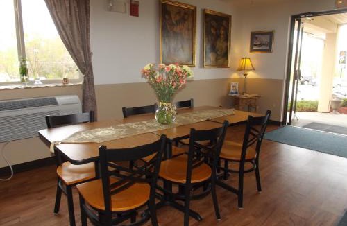 Sidney Hotel | Super 8 by Wyndham Sidney NY