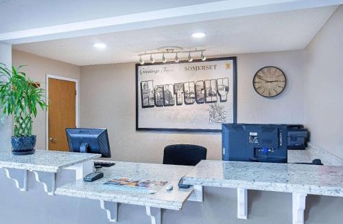 Somerset Hotel | Super 8 by Wyndham Somerset