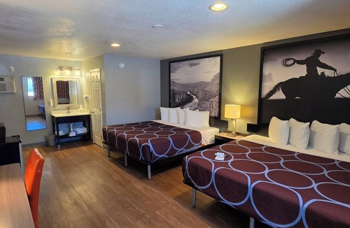 Sonora Hotel | Super 8 by Wyndham Sonora